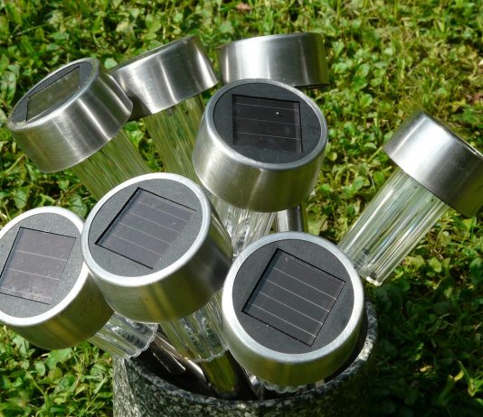 Two Important Things Before You Purchase Your Solar Spotlight Two Important Things Before You Purchase Your Solar Spotlight