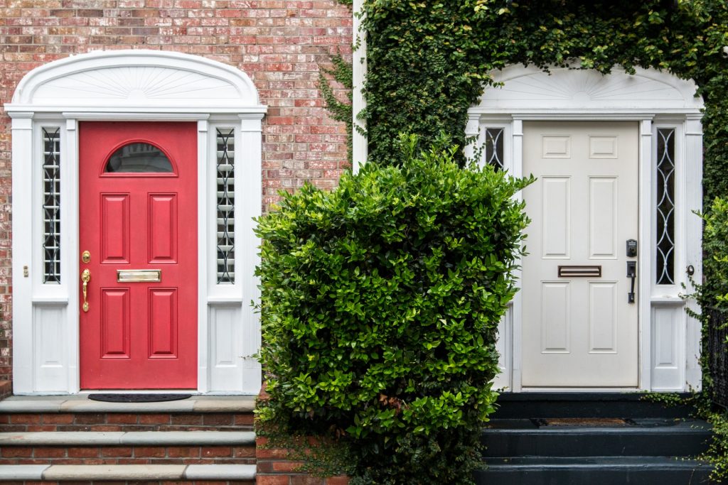 Perfect exit to the garden: wooden doors